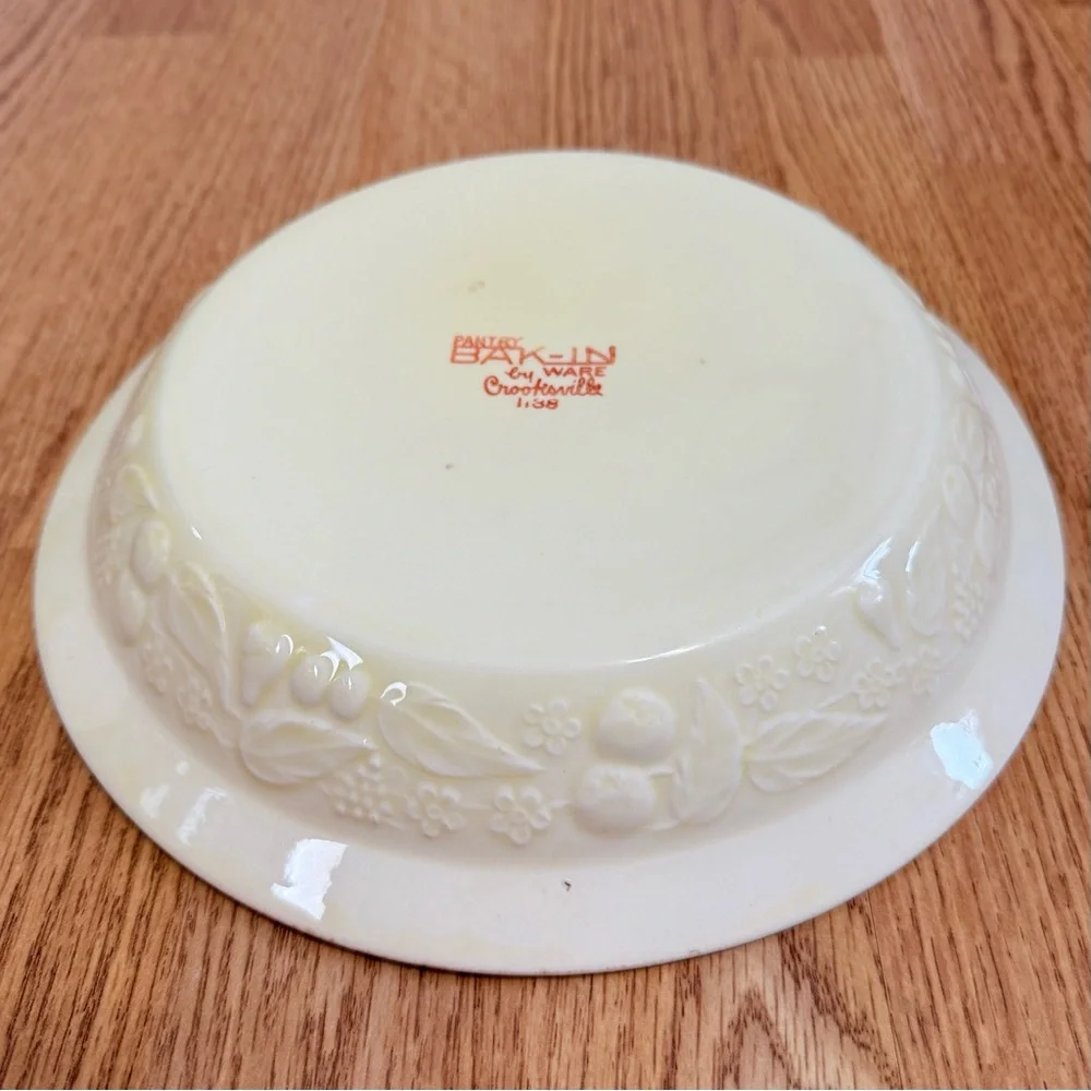 Circa 1944 Pantry Bak-In 10” Floral Pie Plate 22K gold trim by Crooksville